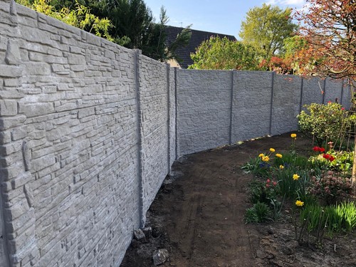 Betonzaun aus polen - betonzaun,