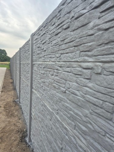 Betonzaun aus polen - betonzaun,